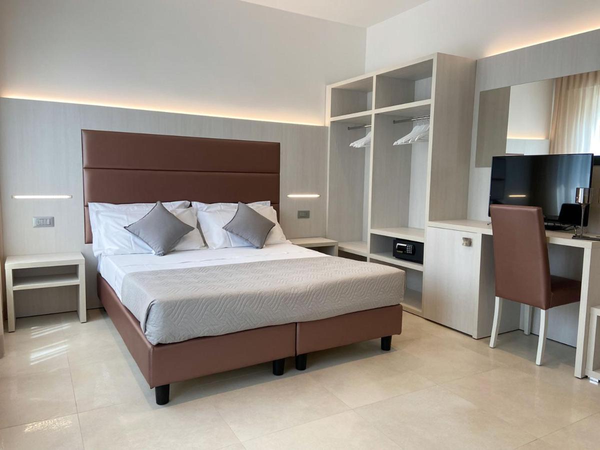 Double or Twin Room,1002918558:JPEG