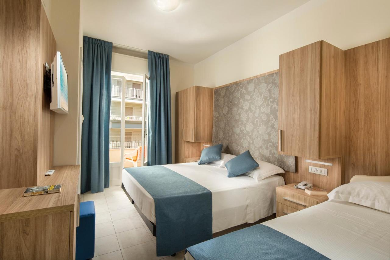 Superior Quadruple Room,663935151:JPEG