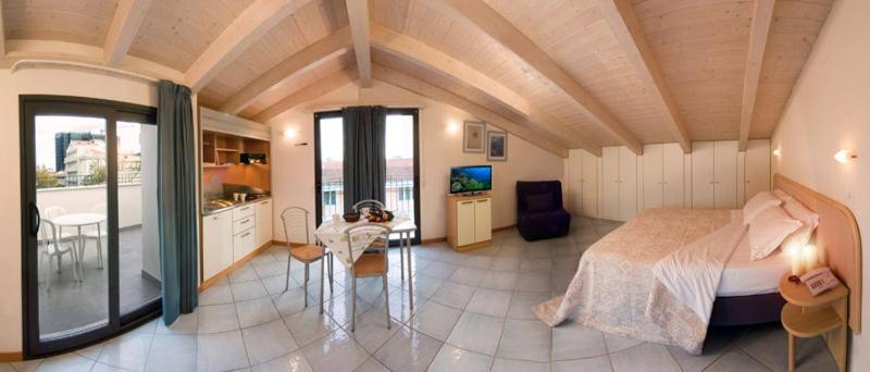 Monolocale con Divano-Letto
