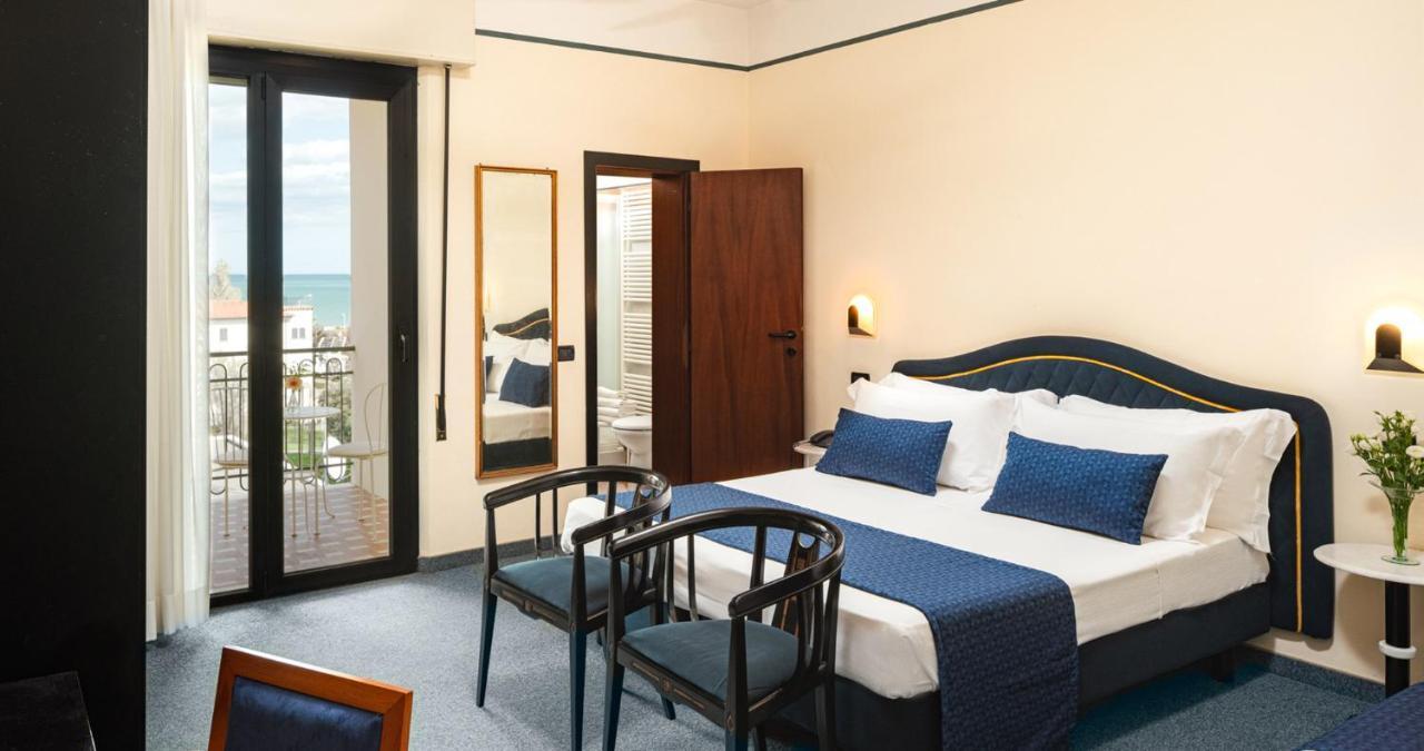 Deluxe Triple Room with Sea View,1065336241:JPEG