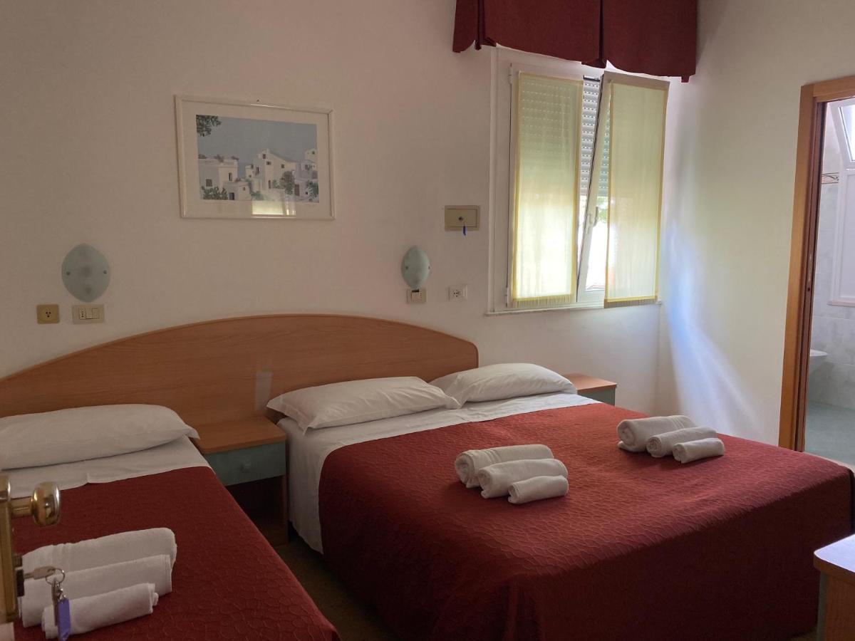 Standard Triple Room without Balcony,1107349989:JPEG