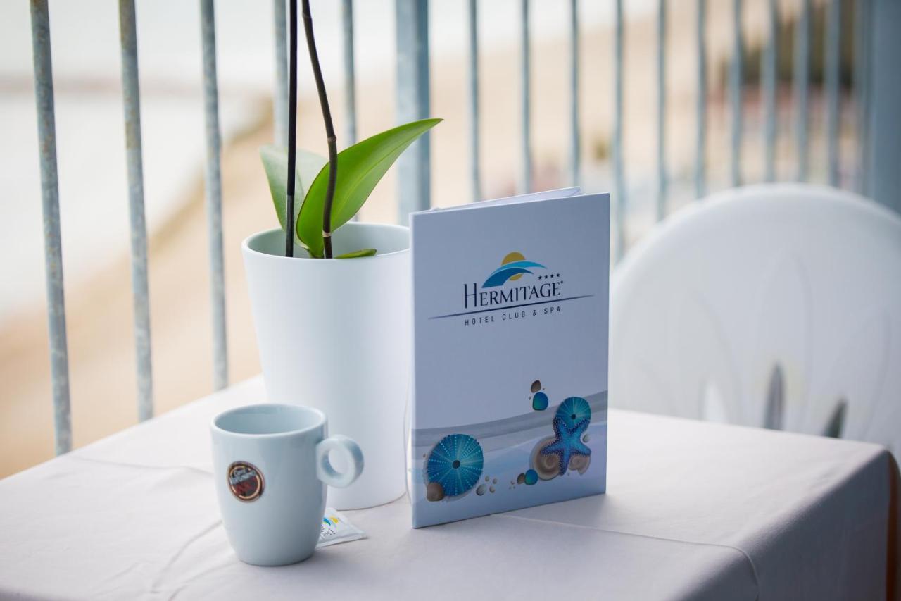 Camera Elegance Ristrutturata con Balcone Fronte Mare