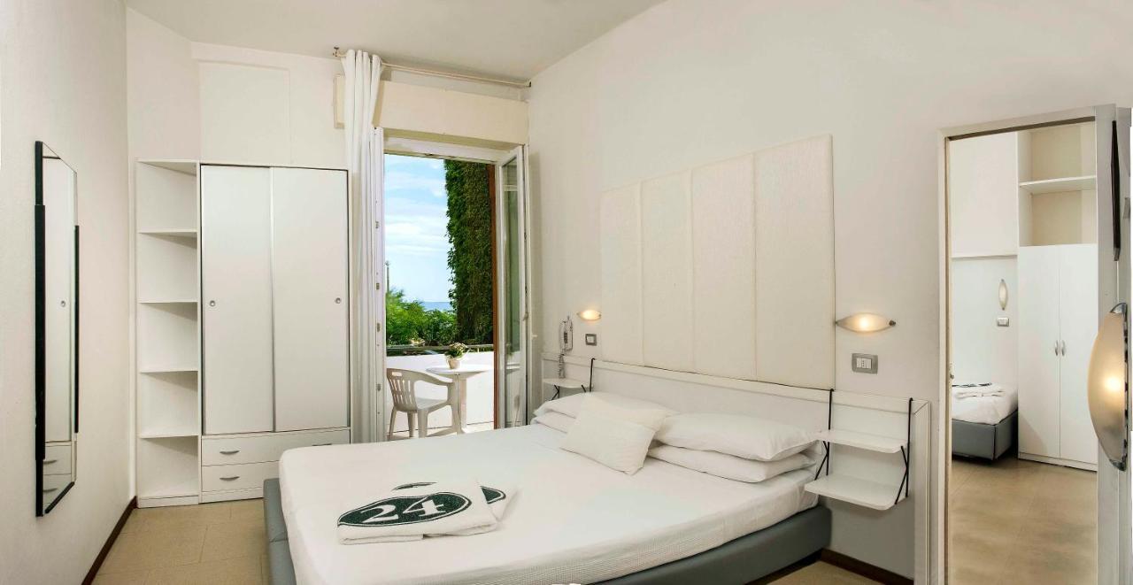 Camera Familiare con Balcone