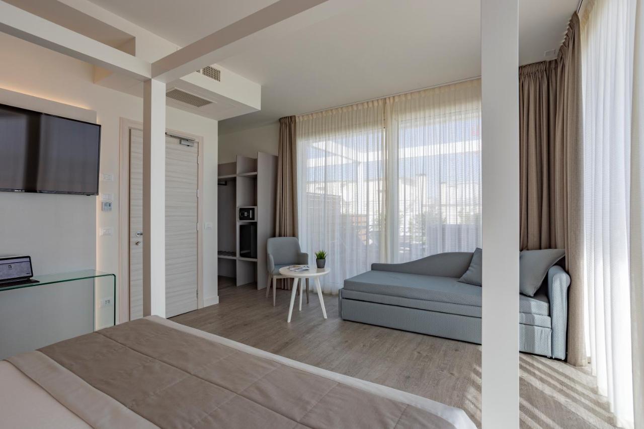 Suite con Vasca da Bagno con Idromassaggio e Vista Mare Frontale
