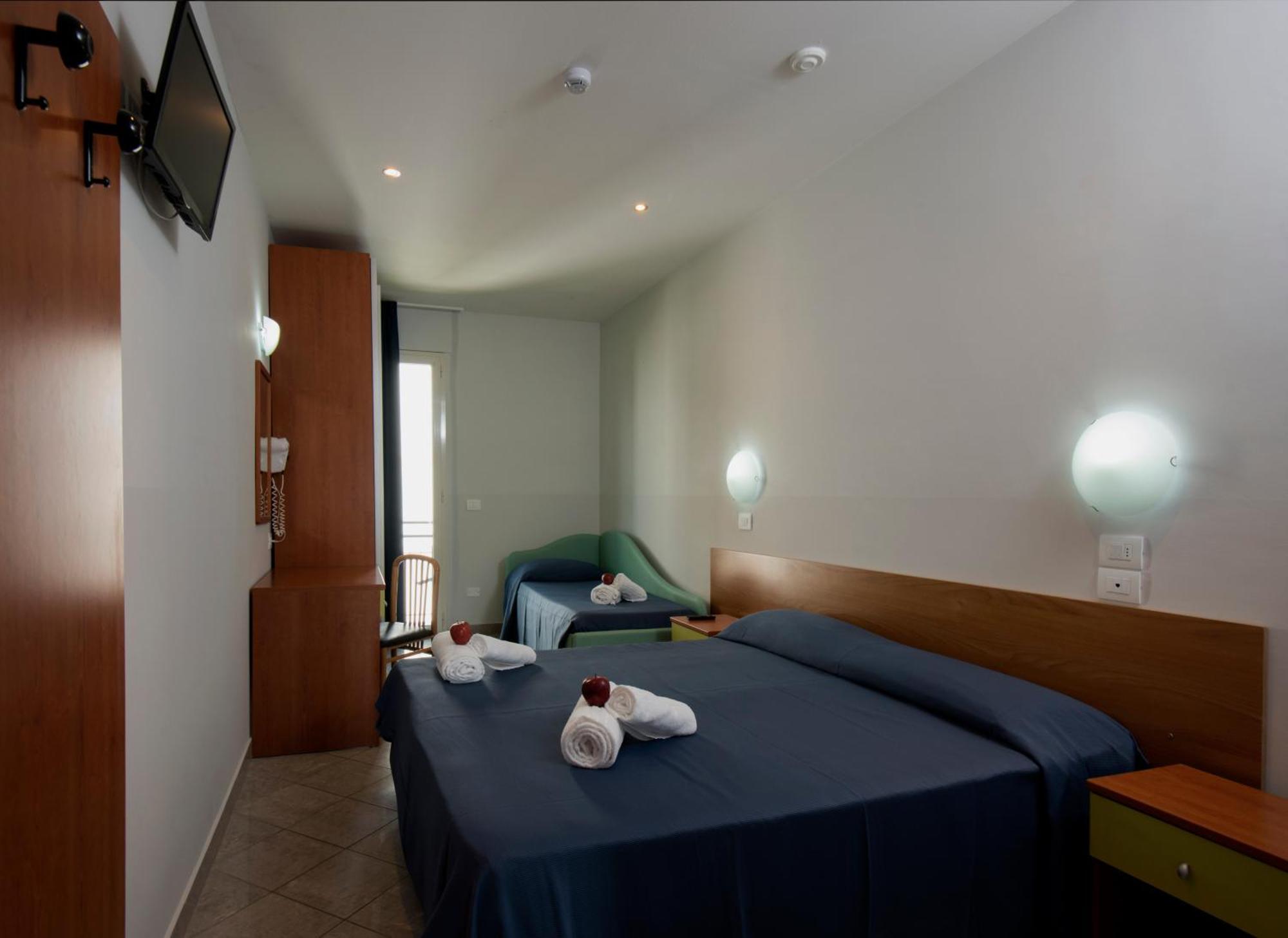 Triple Room,1215967972:JPEG