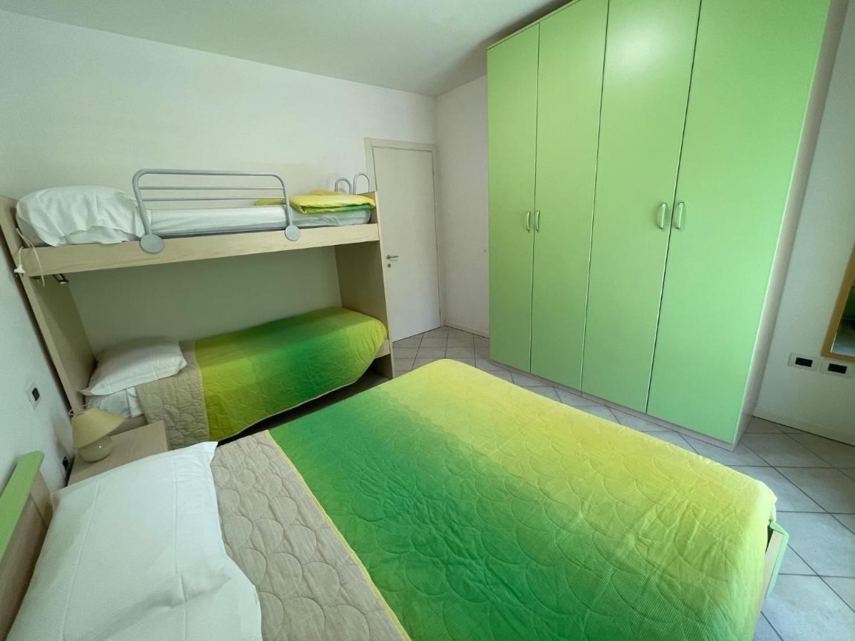Appartamento con 1 Camera da Letto e Vista Mare Parziale