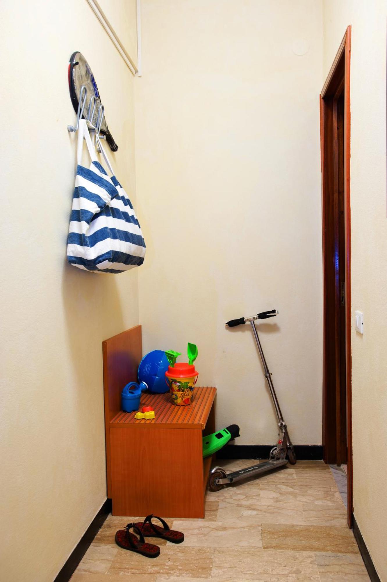 Family Room,1356924701:JPEG