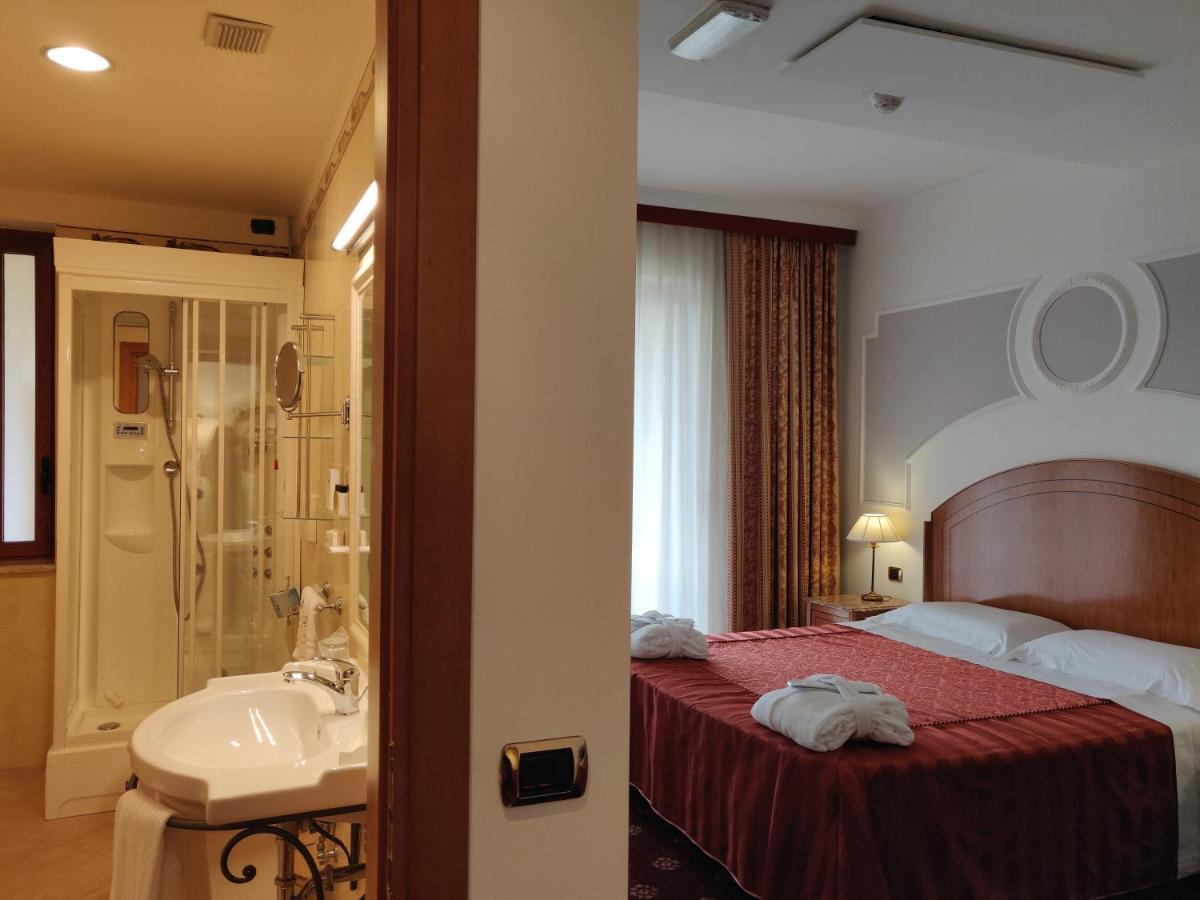 Junior Suite,996527068:JPEG