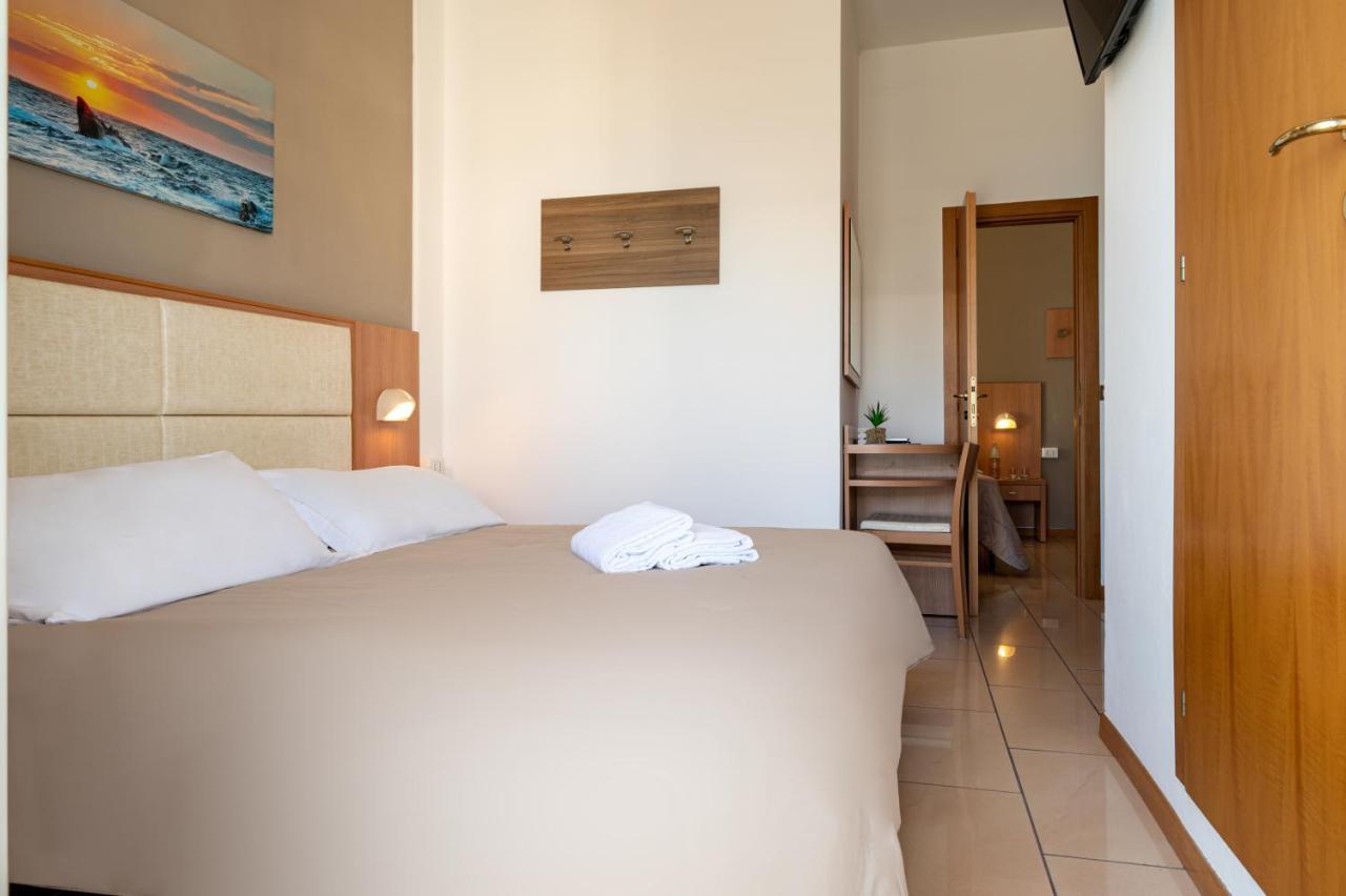 Deluxe Quadruple Room,1742802918:JPEG