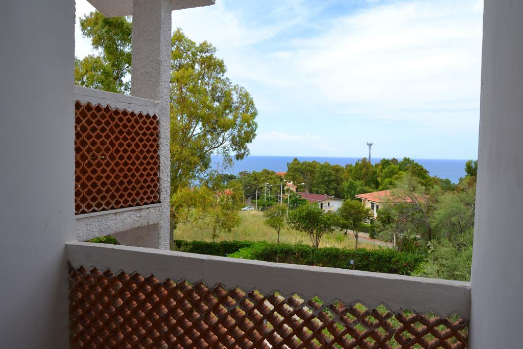 Appartamento con 2 Camere da Letto, Balcone e Vista mare