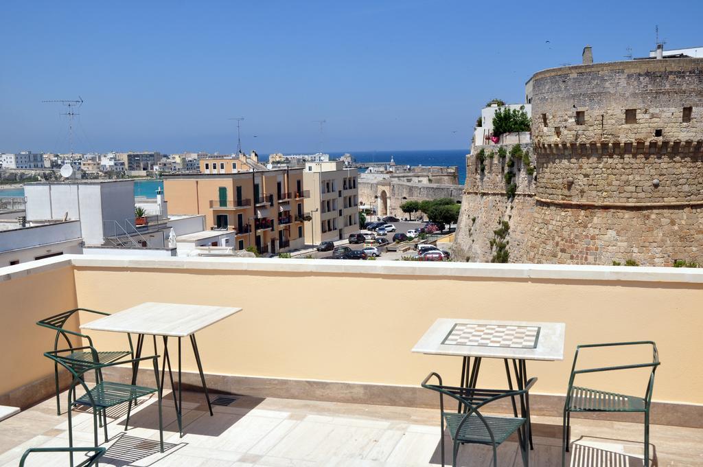 Camera Matrimoniale/Doppia con Letti Singoli con Terrazza e Angolo Cottura