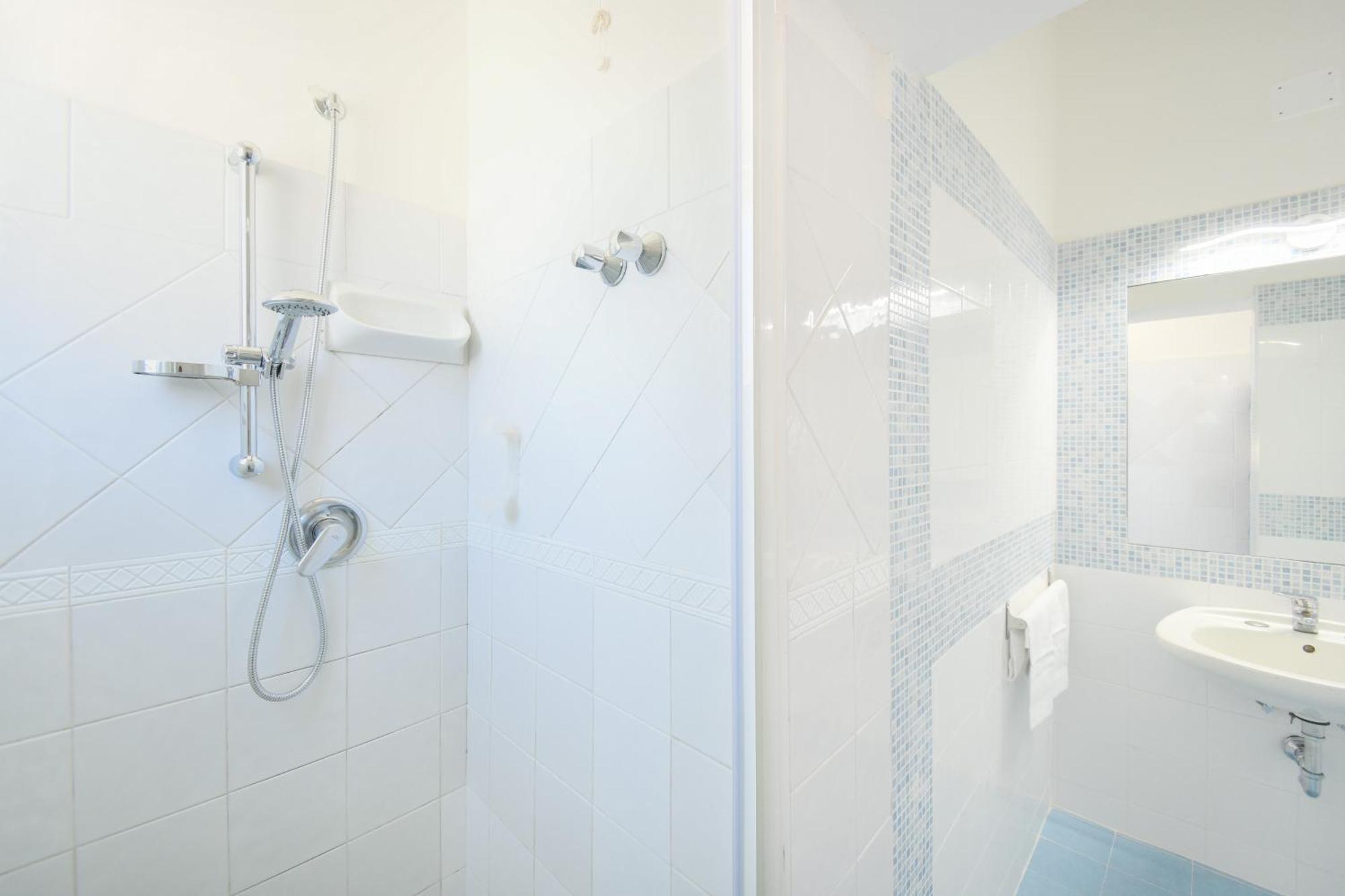 Superior Double or Twin Room,1281536644:JPEG
