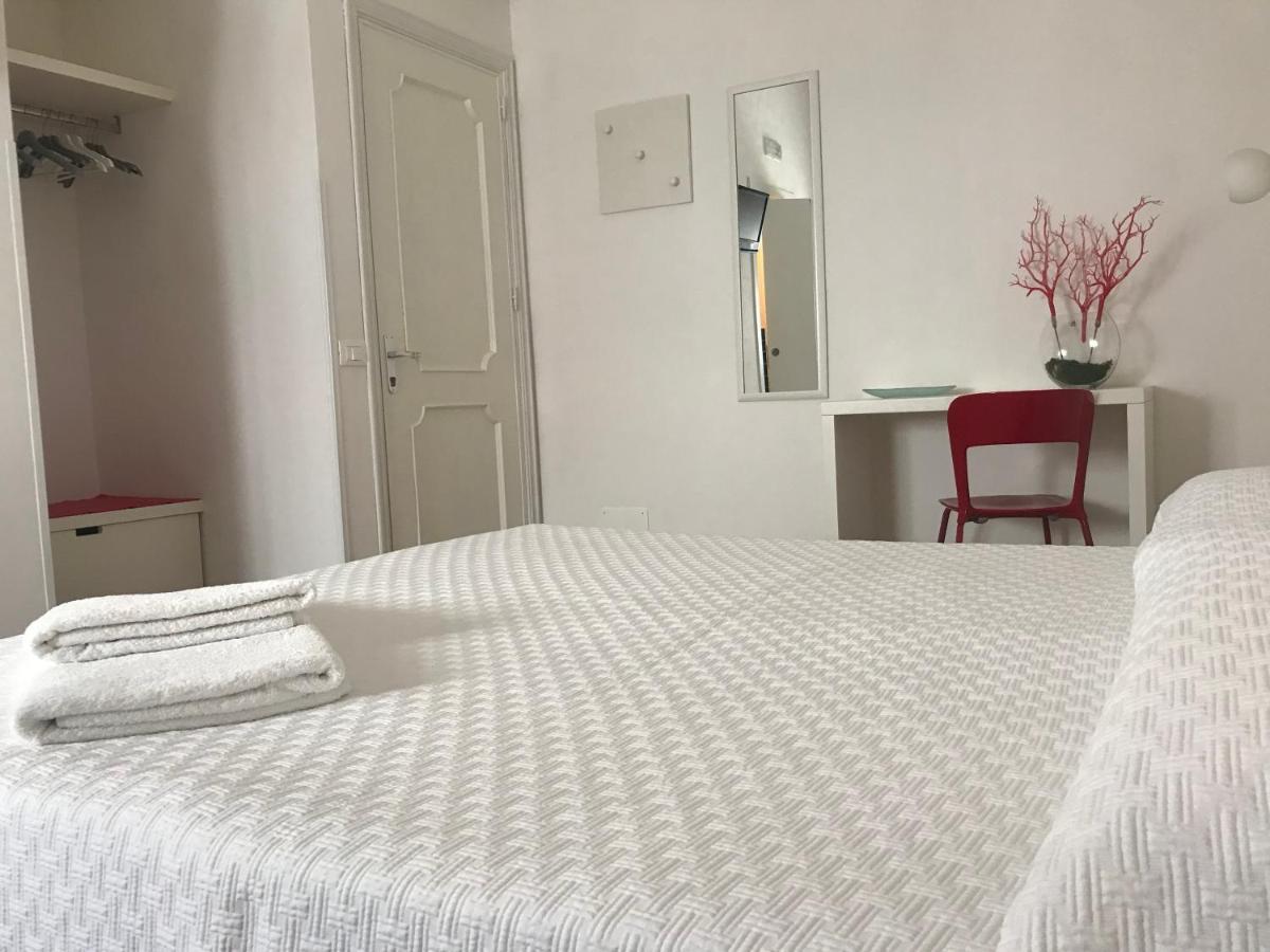 Camera Singola con Bagno Privato