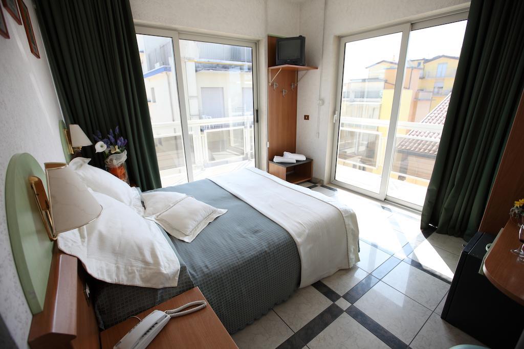 Quadruple Room,136412079:JPEG