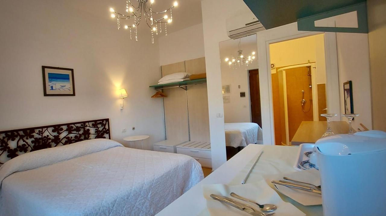 Classic Double Room,992079697:JPEG