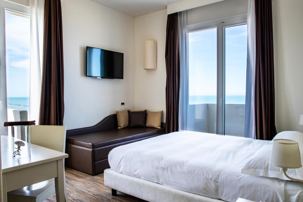 Deluxe Double or Twin Room,1318045990:JPEG