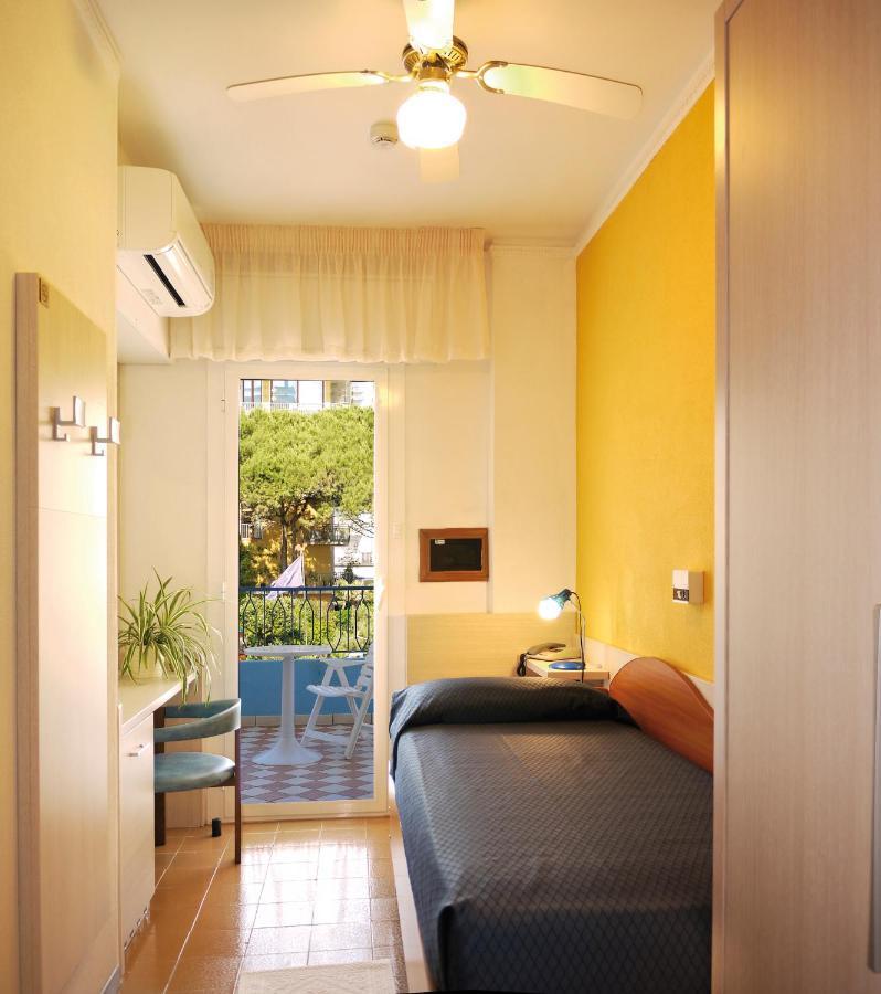 Single Room with Balcony and Partial Sea View,1586113212:JPEG