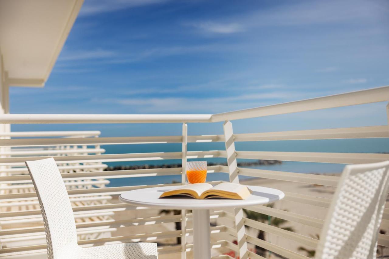 Double or Twin Room Partial Sea View