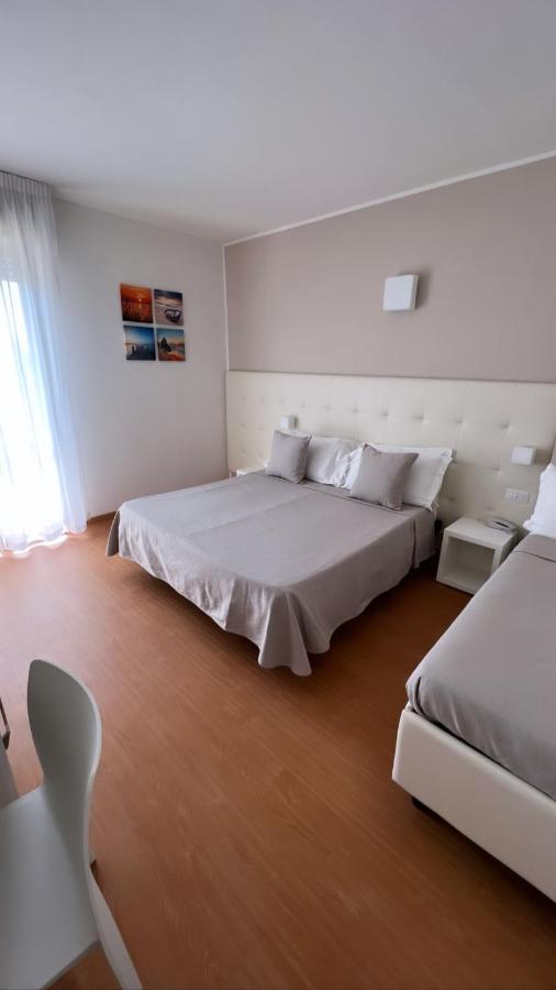 Quadruple Room,1395686705:JPEG