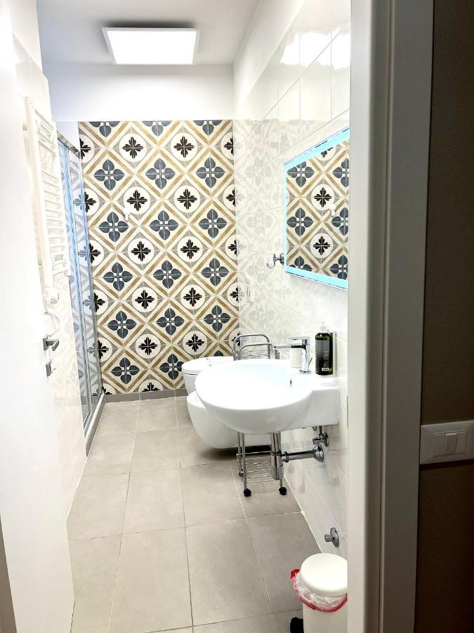 Camera Tripla Standard