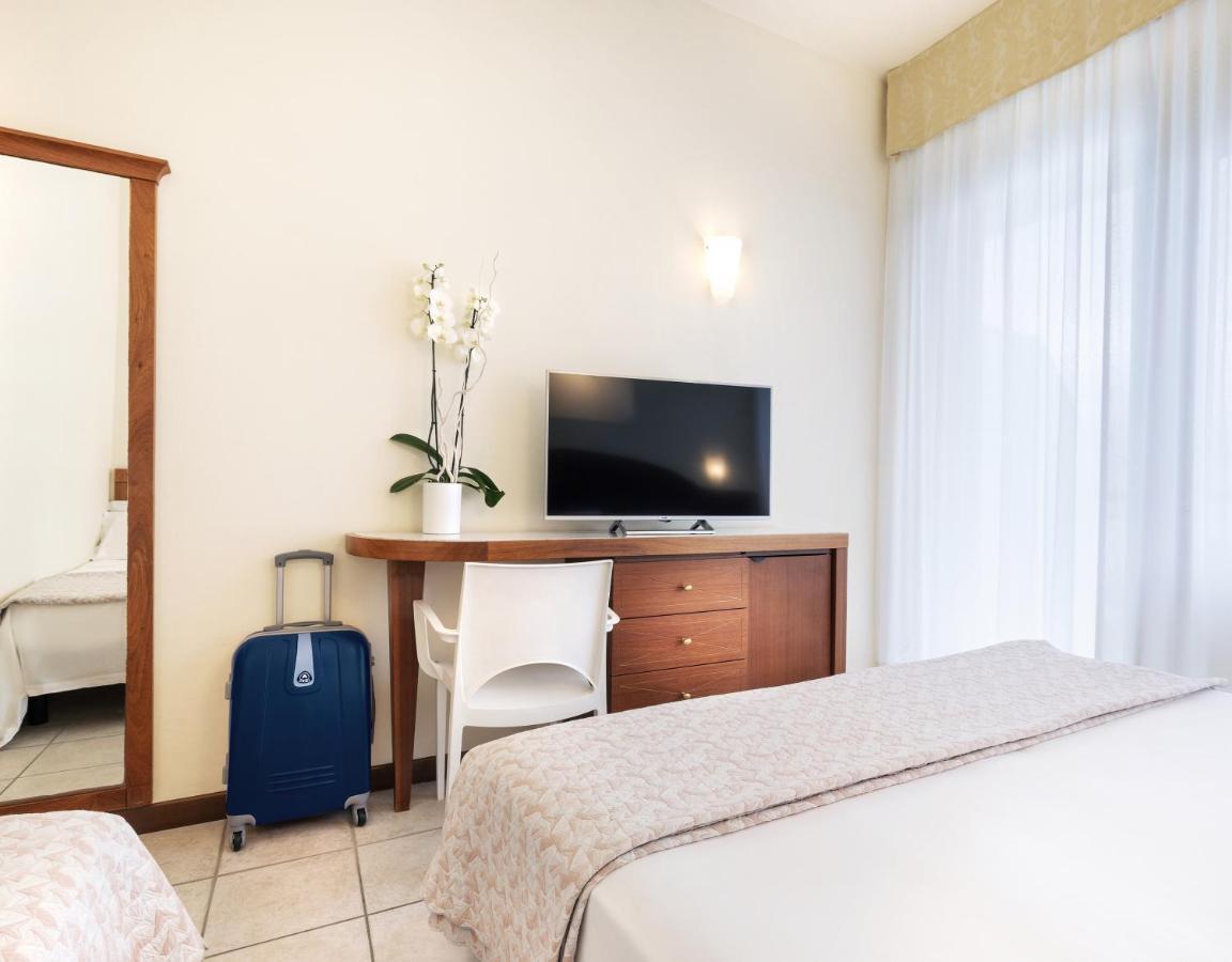 Camera Tripla Comfort con Vista Mare