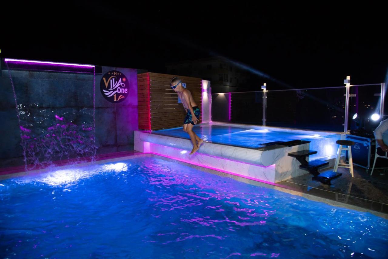 Deluxe Suite Outdoor Spa Bath