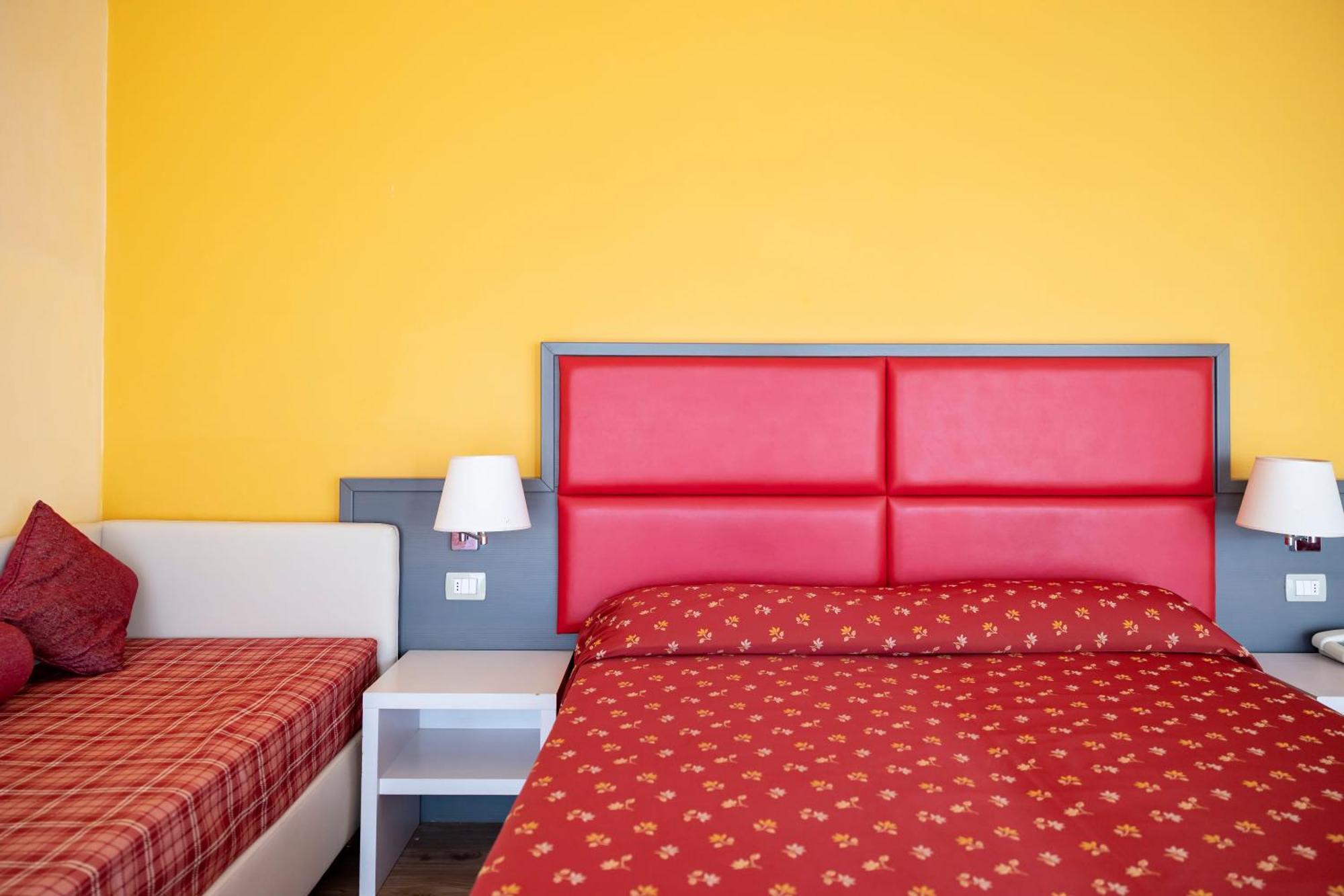 Standard Triple Room,1447243294:JPEG