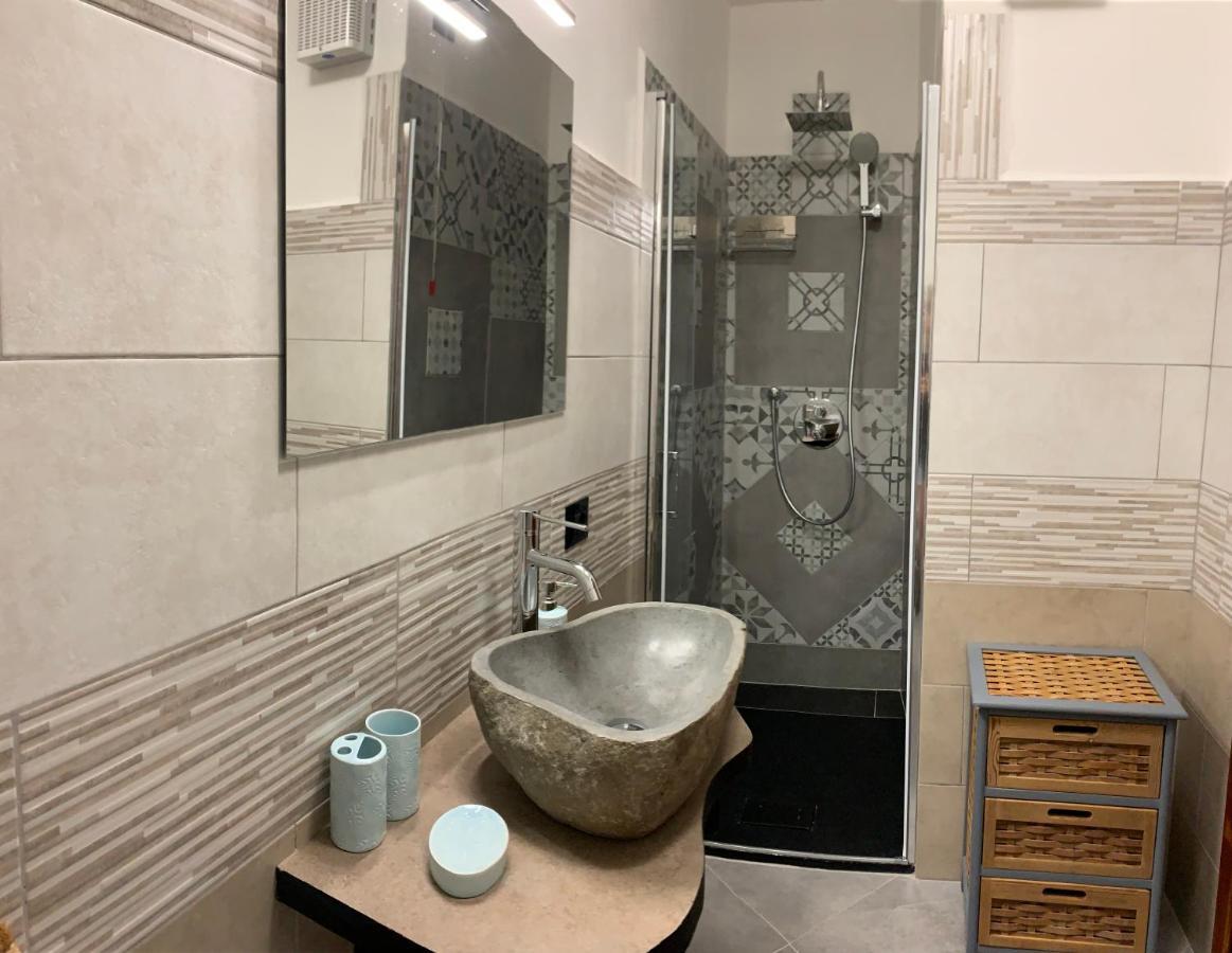 Camera Matrimoniale con Bagno Privato