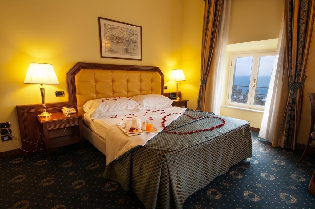 Camera Matrimoniale/Doppia con Letti Singoli con Vista Mare