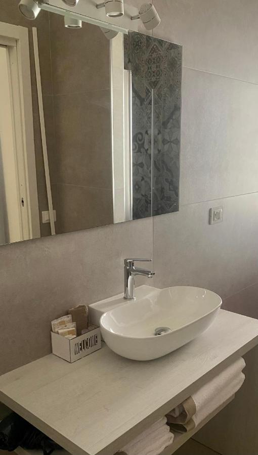 Deluxe Room,1502775664:JPEG