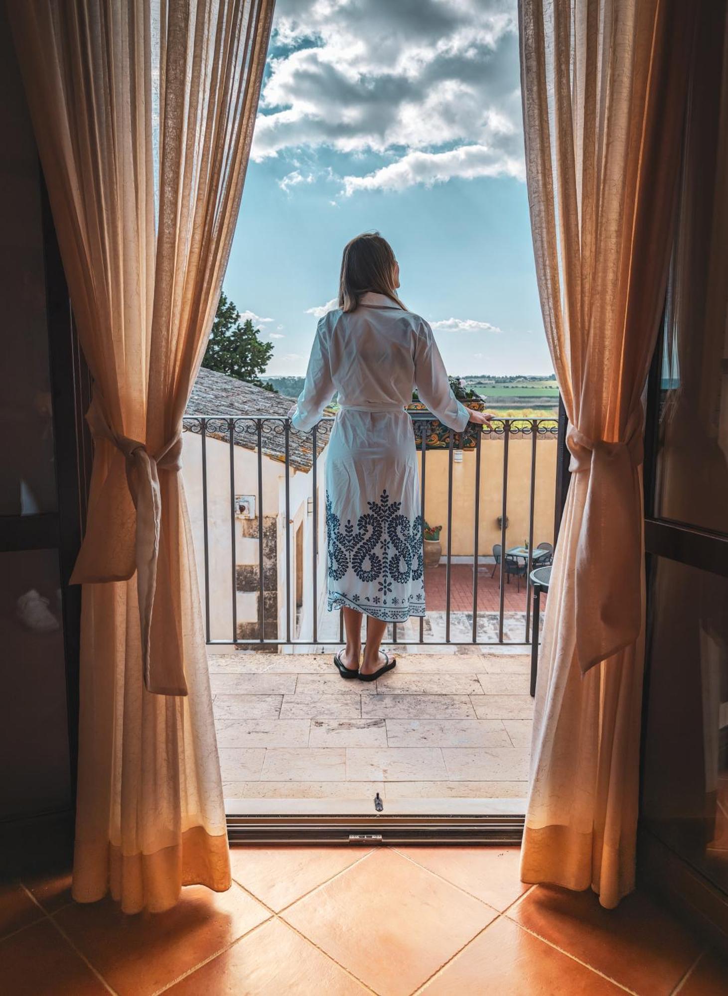 Double Room with Sea View,1499029594:JPEG