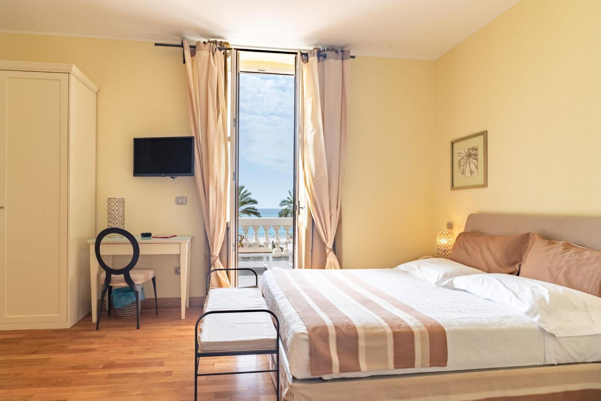 Junior Suite with Sea View,1499805772:JPEG