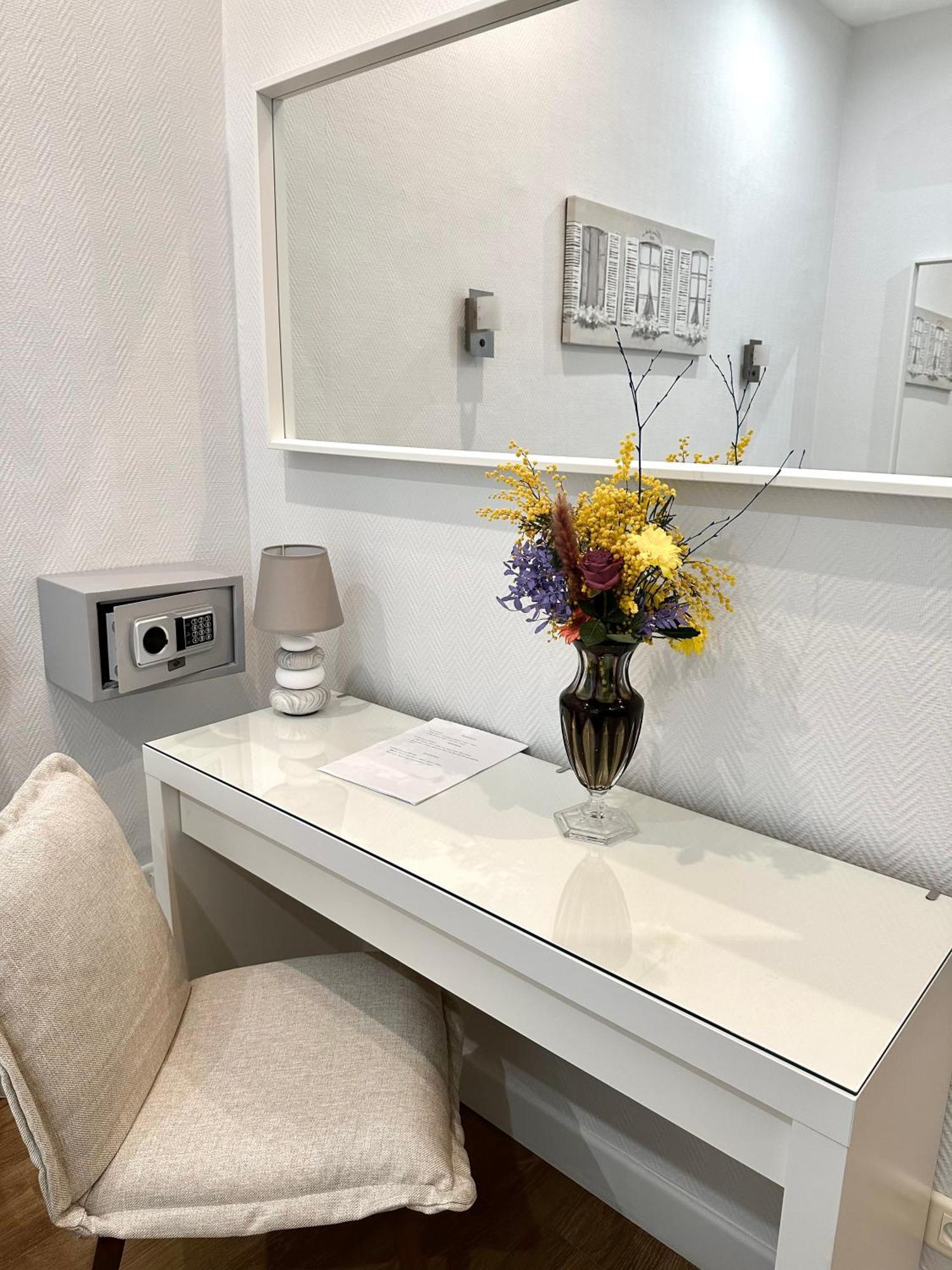 Standard Double Room,1681738351:JPEG