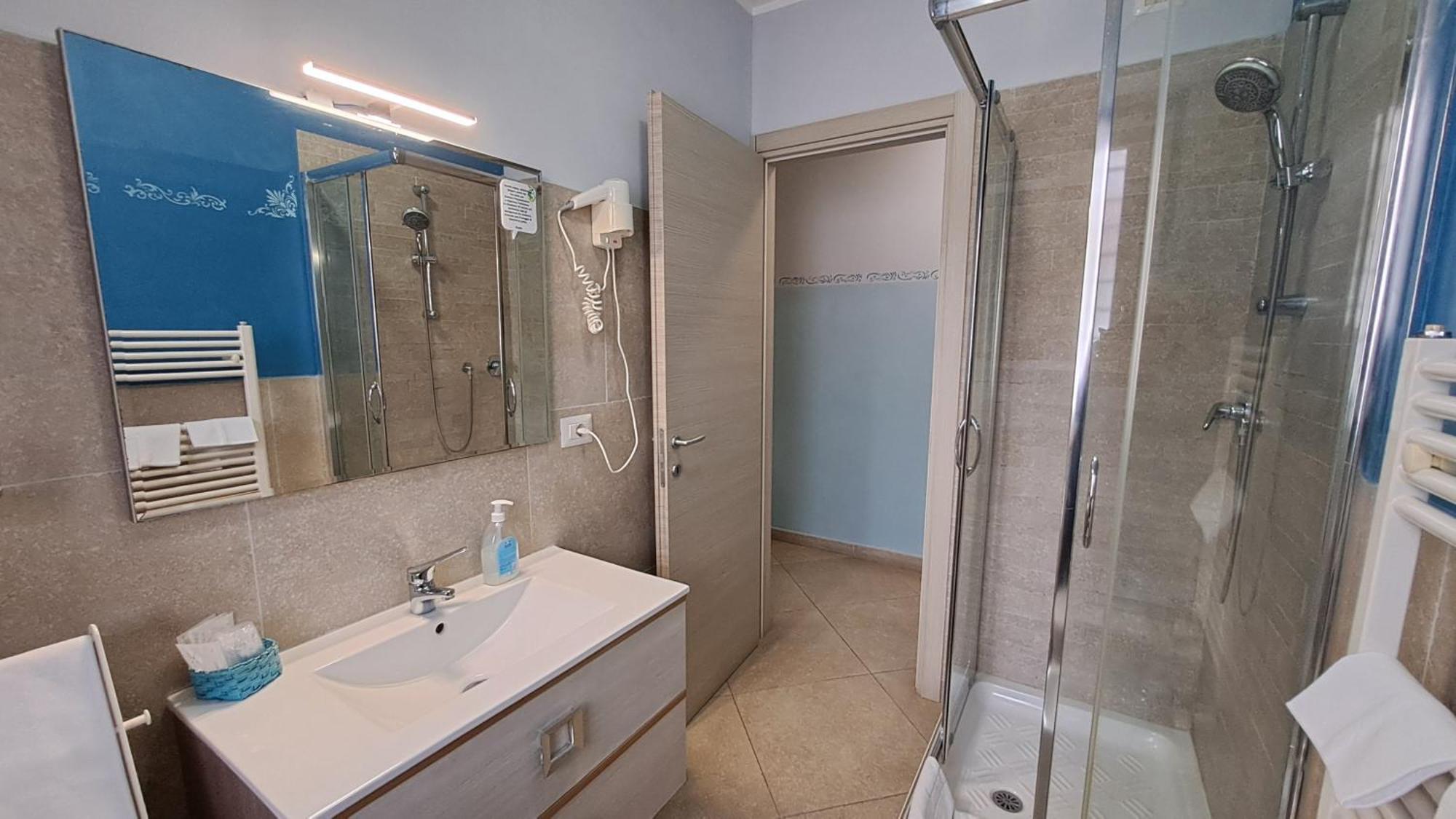 Camera Matrimoniale con Bagno Privato