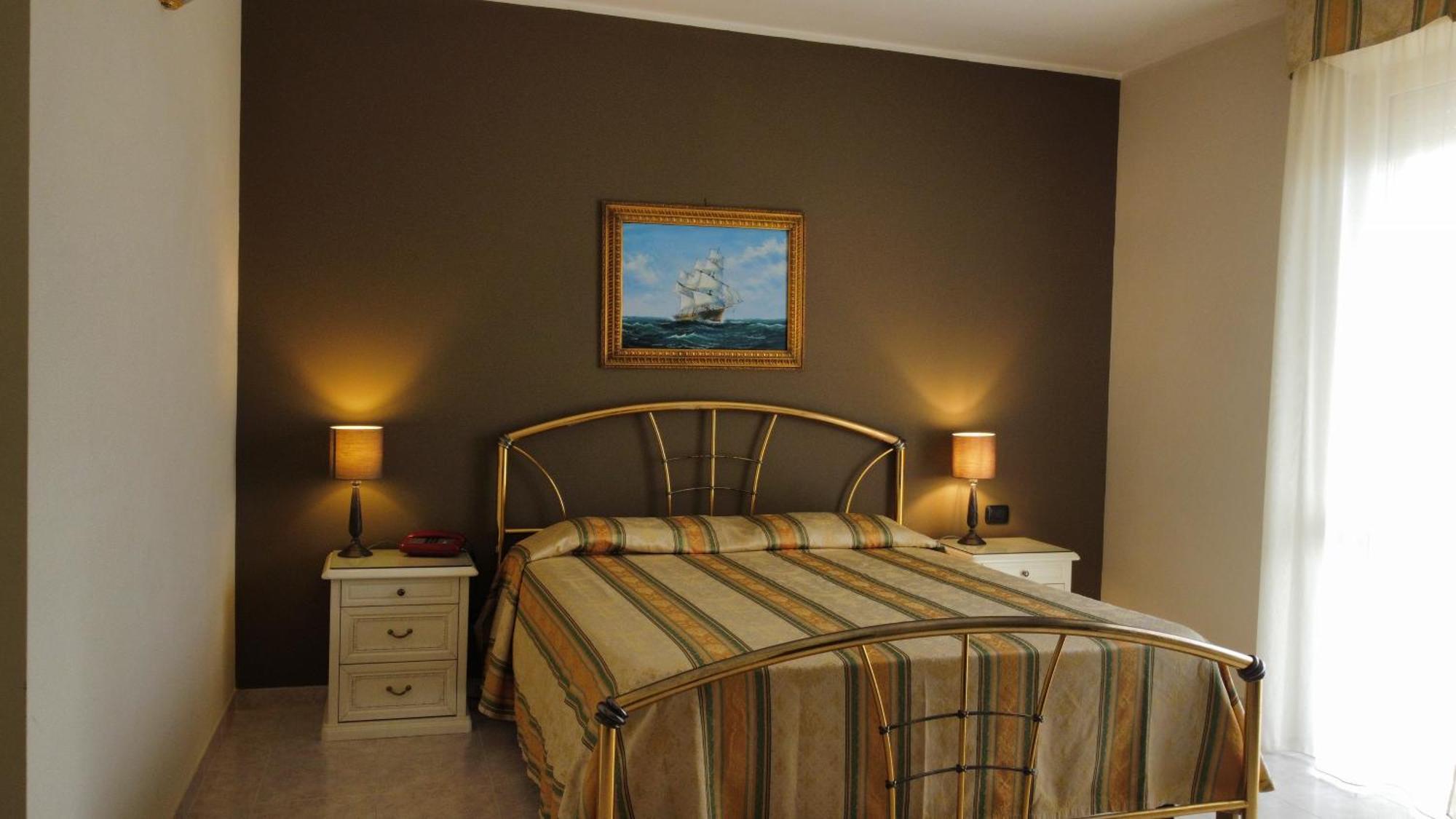 Quadruple Room,1758301205:JPEG