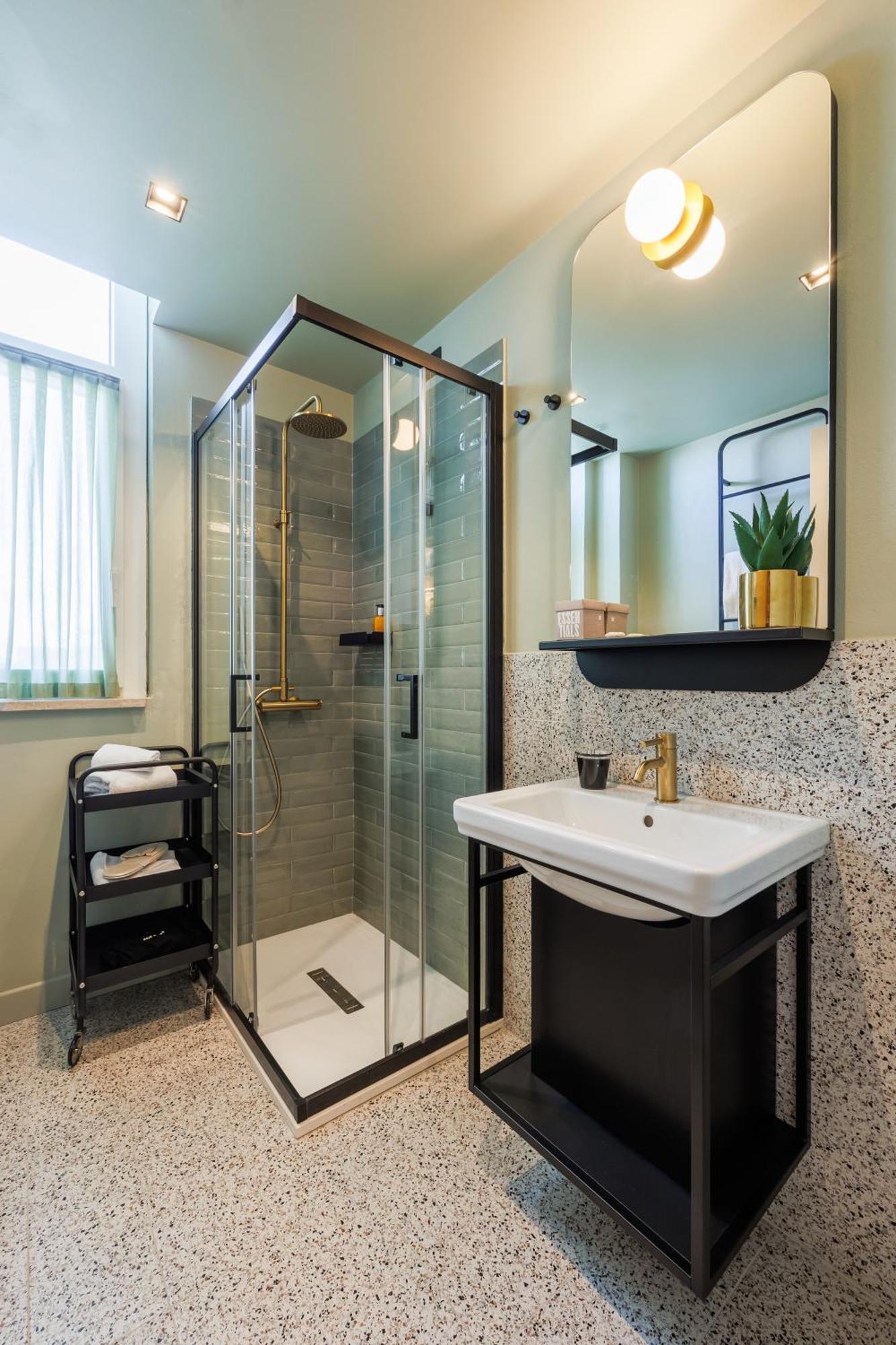 The Wind - City View,1542377650:JPEG