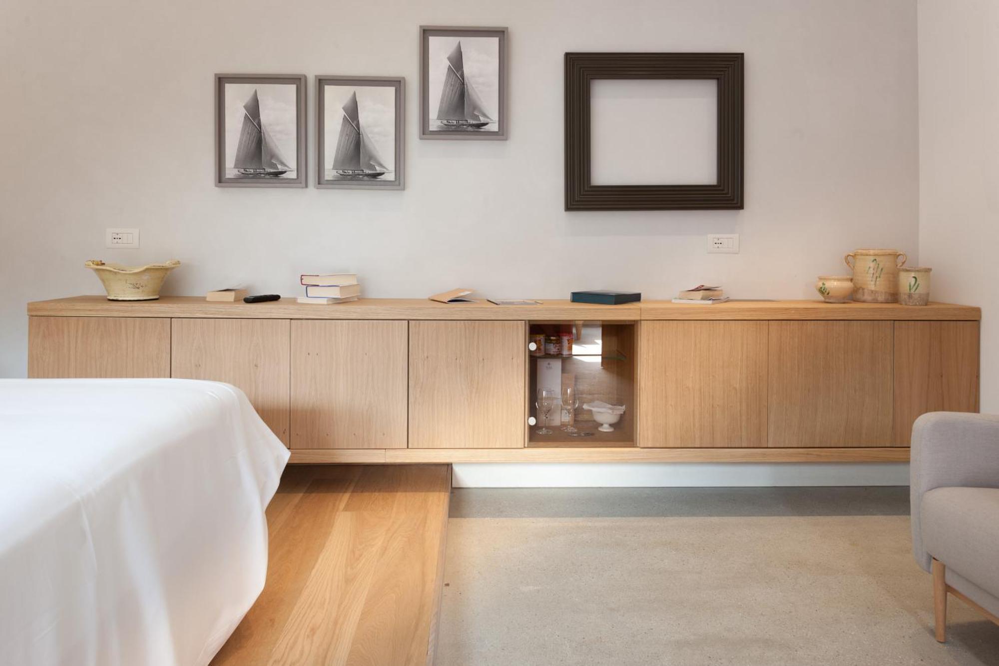 Deluxe Room,742565911:JPEG