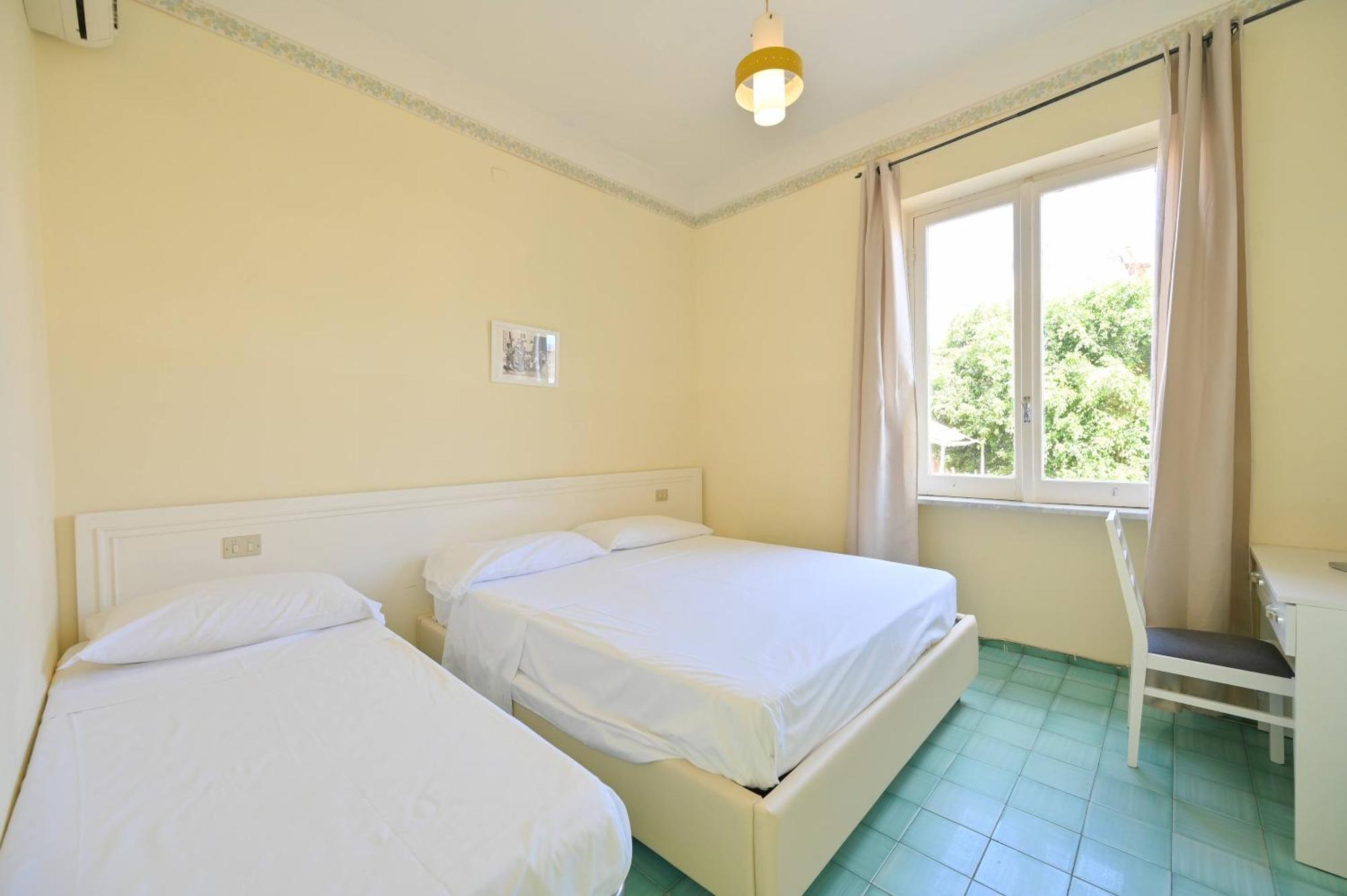 Triple Room,1558231432:JPEG