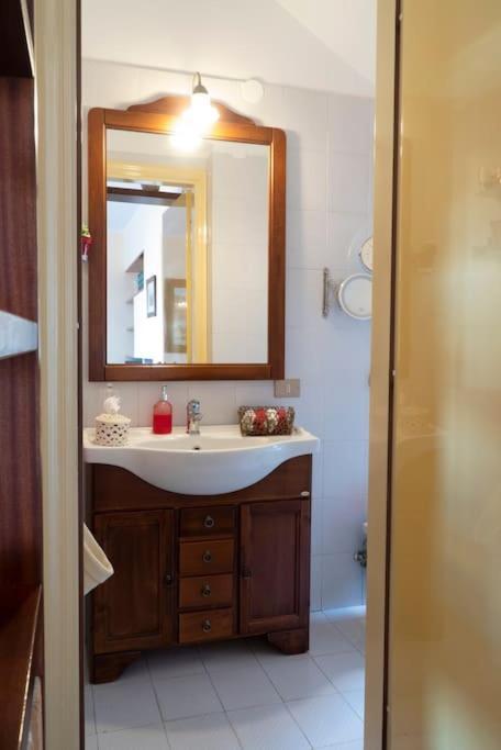 Three-Bedroom House,1570928807:JPEG