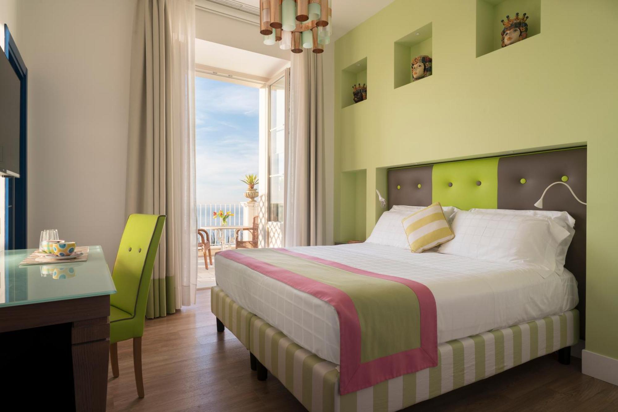 Deluxe Double or Twin Room Sea View,1580911053:JPEG
