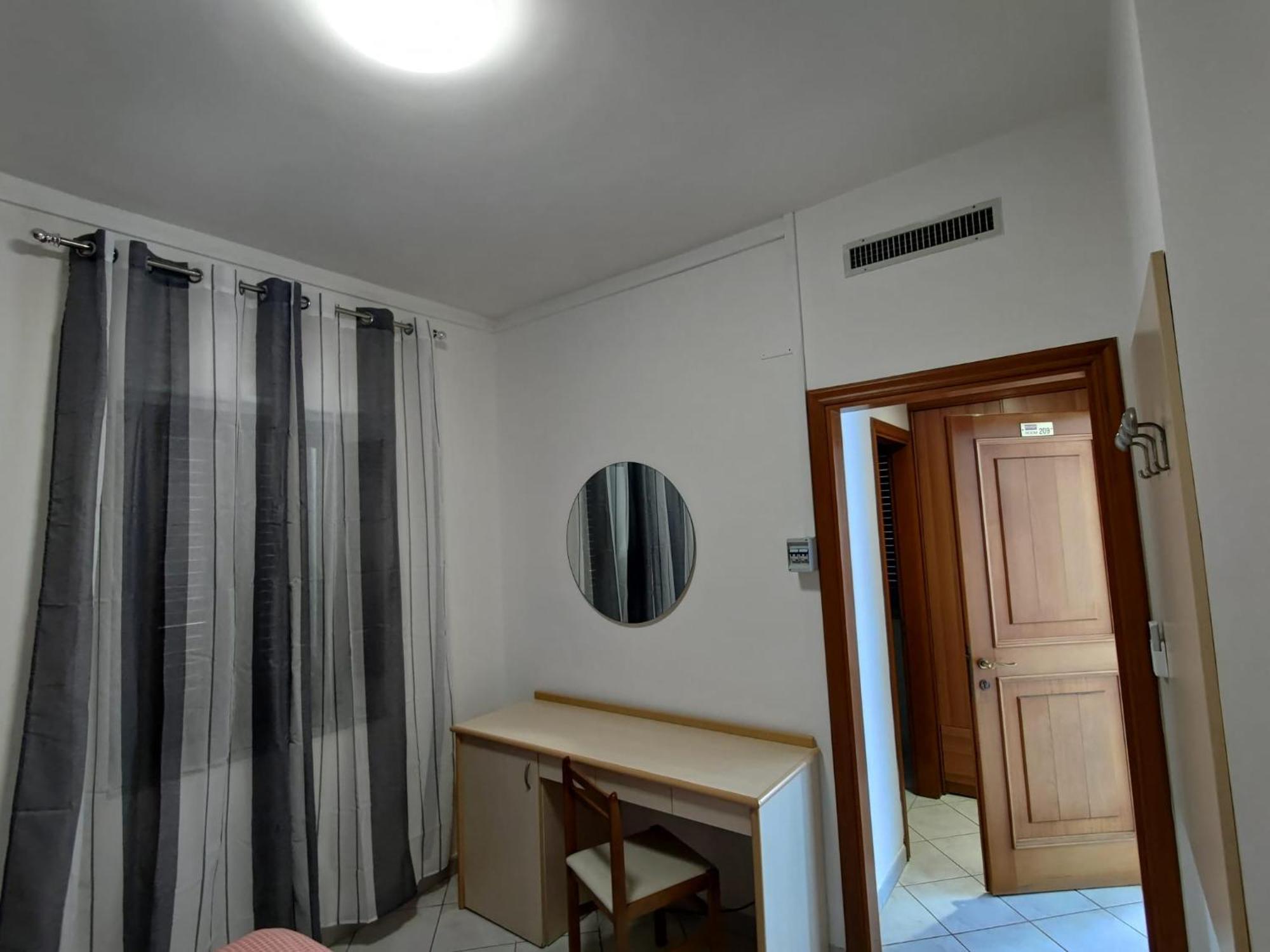 Camera Deluxe Matrimoniale/Doppia con Letti Singoli con Vista Mare