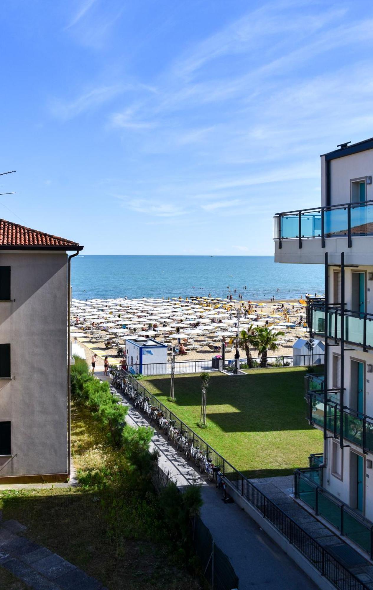 Camera Tripla con Vista Mare