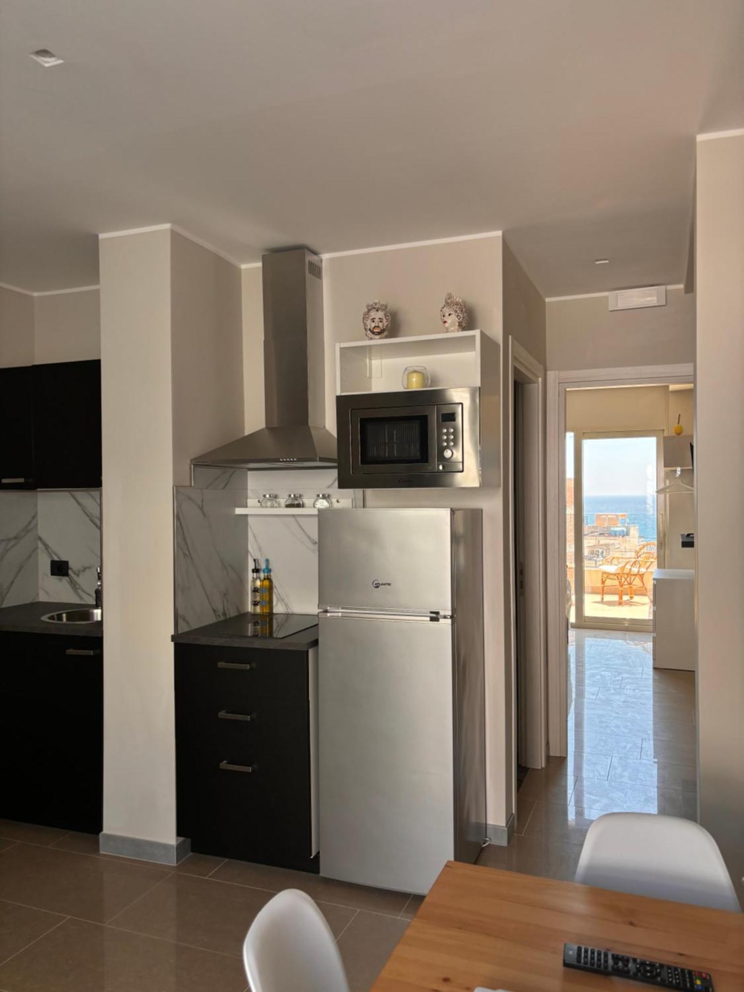 Appartamento con 1 Camera da Letto, Vista Mare e Balcone