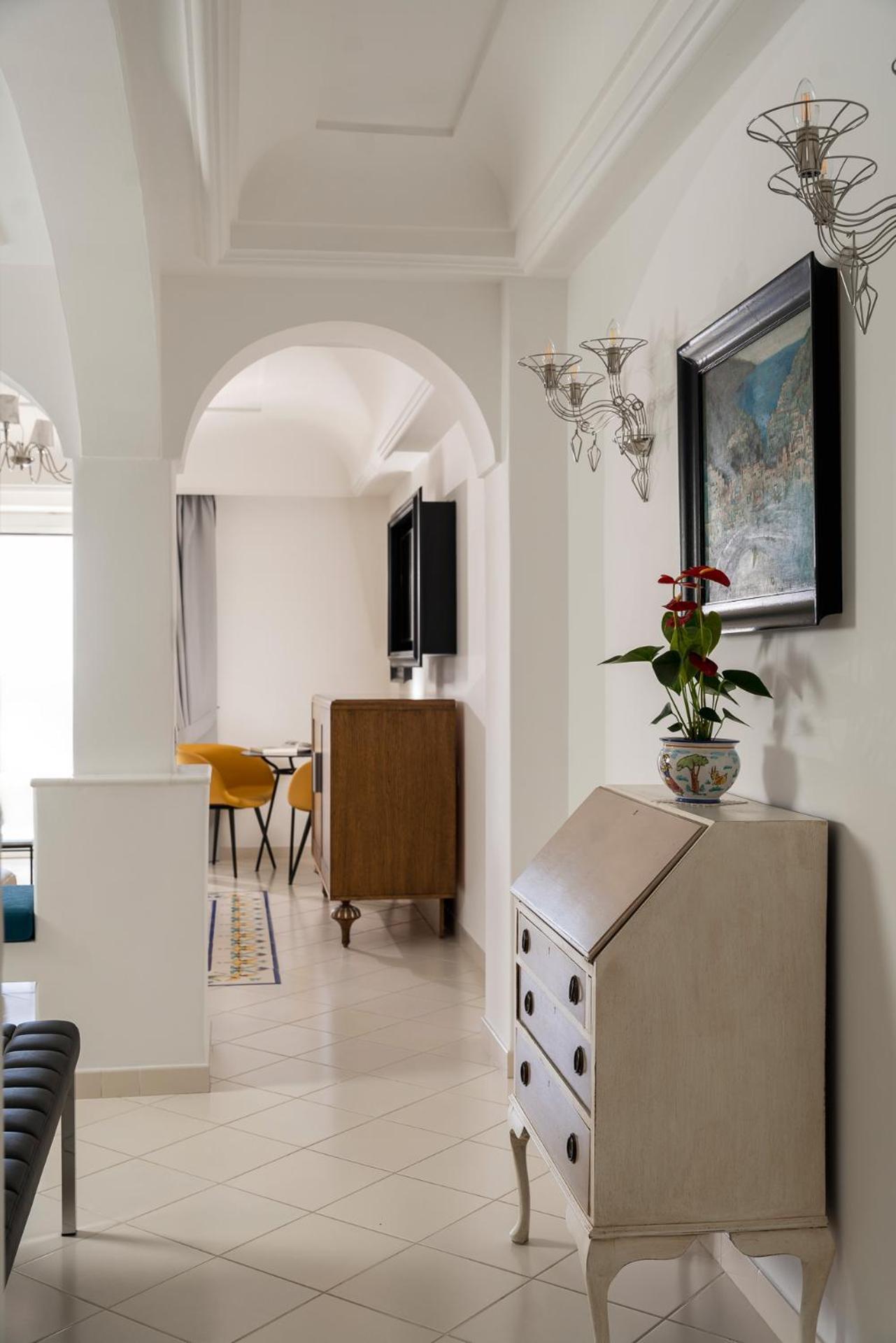 Two-Bedroom Suite with Sea View,1632210906:JPEG