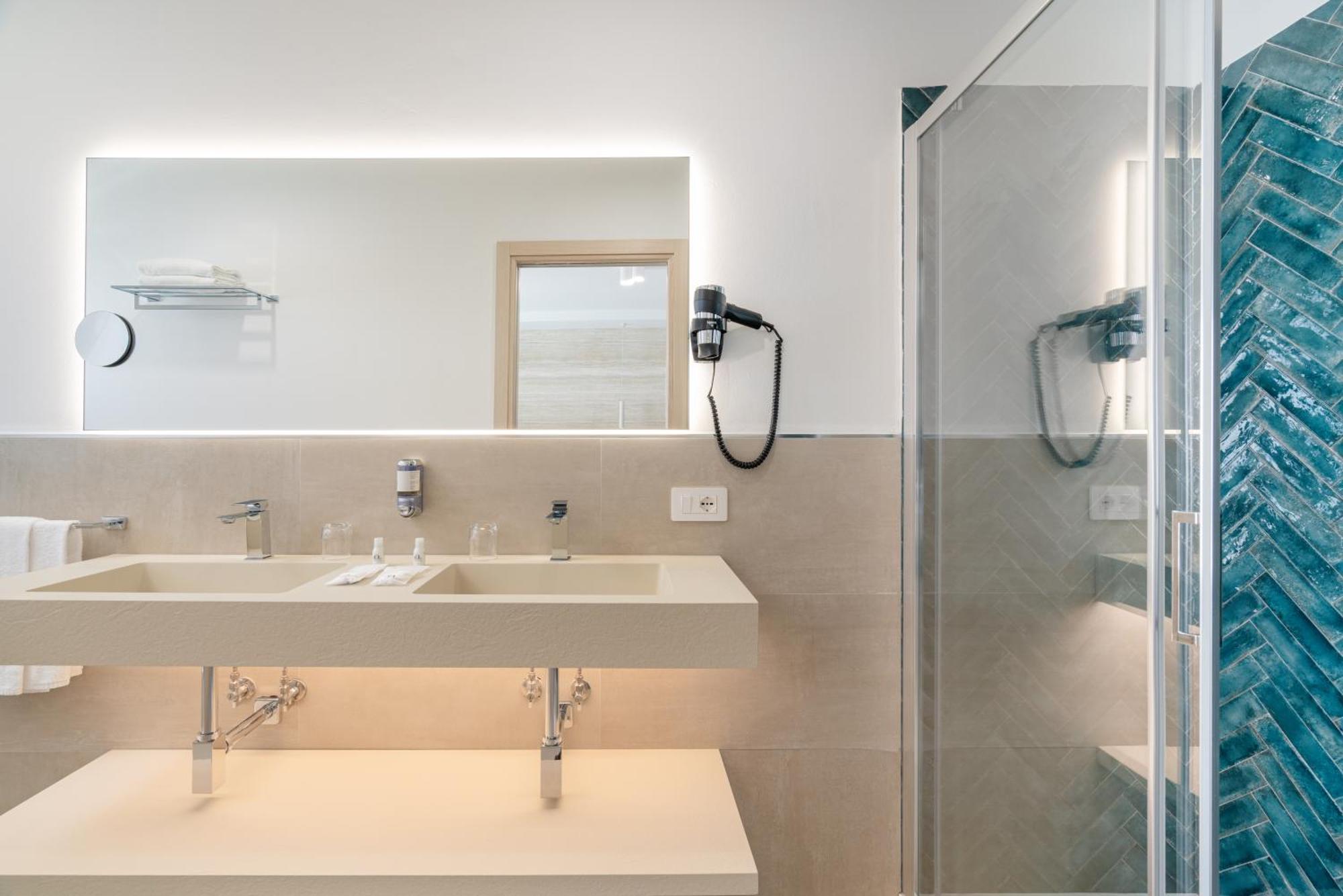 Camera Deluxe Matrimoniale con Vista Mare