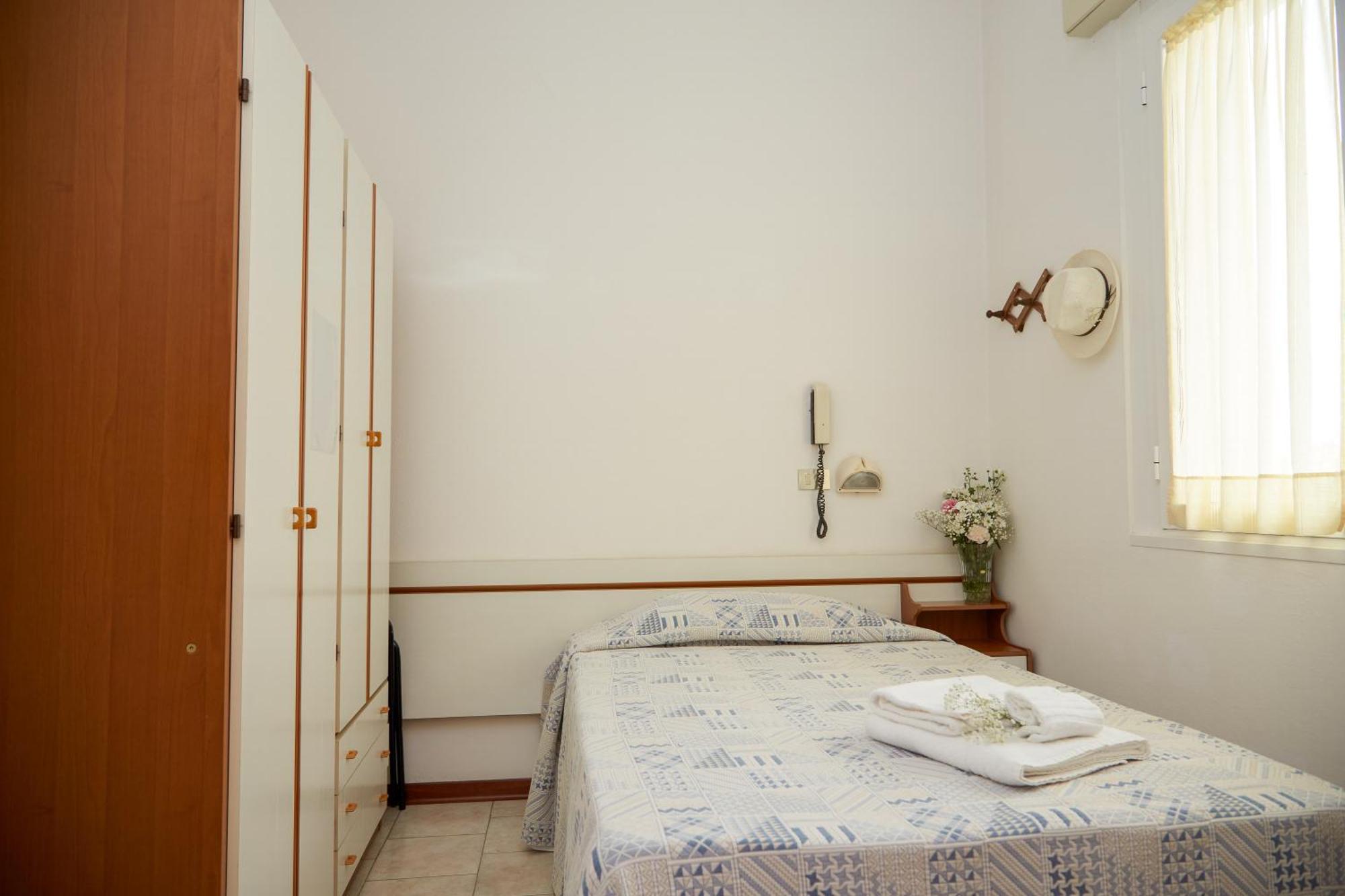 Single Room,1639712641:JPEG