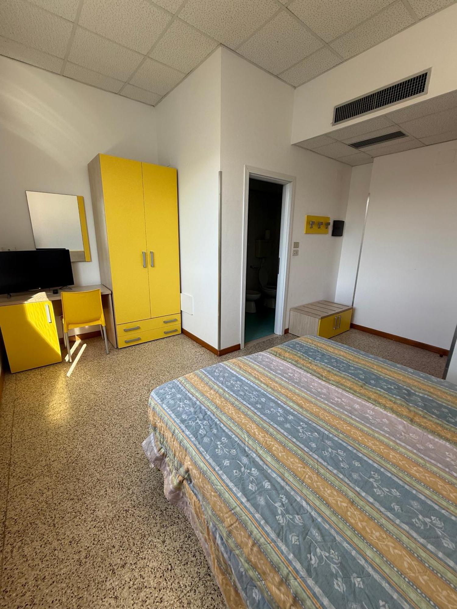 Camera Matrimoniale/Doppia con Letti Singoli con Bagno Privato Esterno