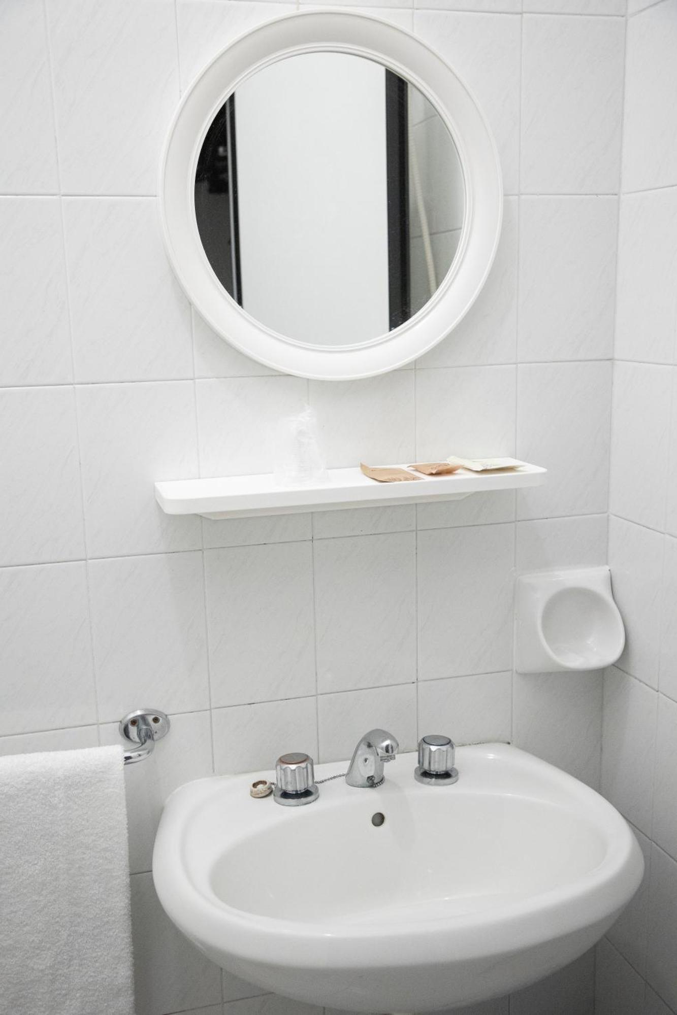 Single Room,1663880665:JPEG