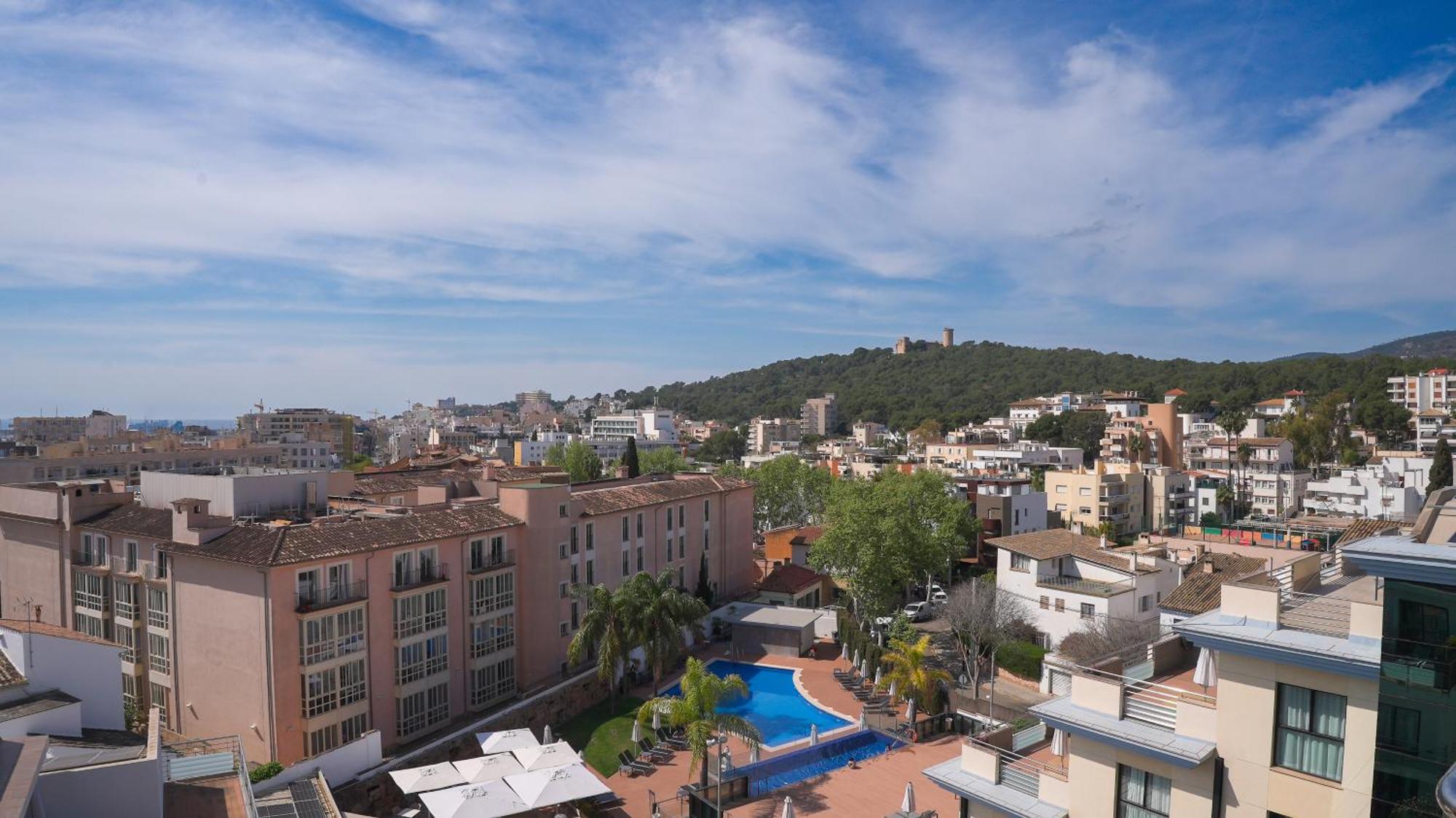 Camera Superior con Vista e Balcone