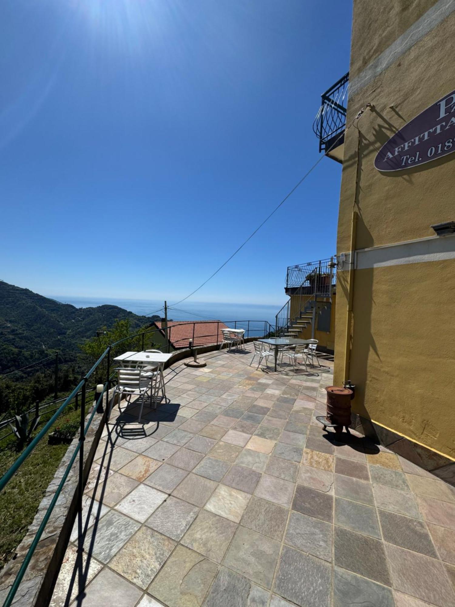 Camera Familiare con Vista Mare